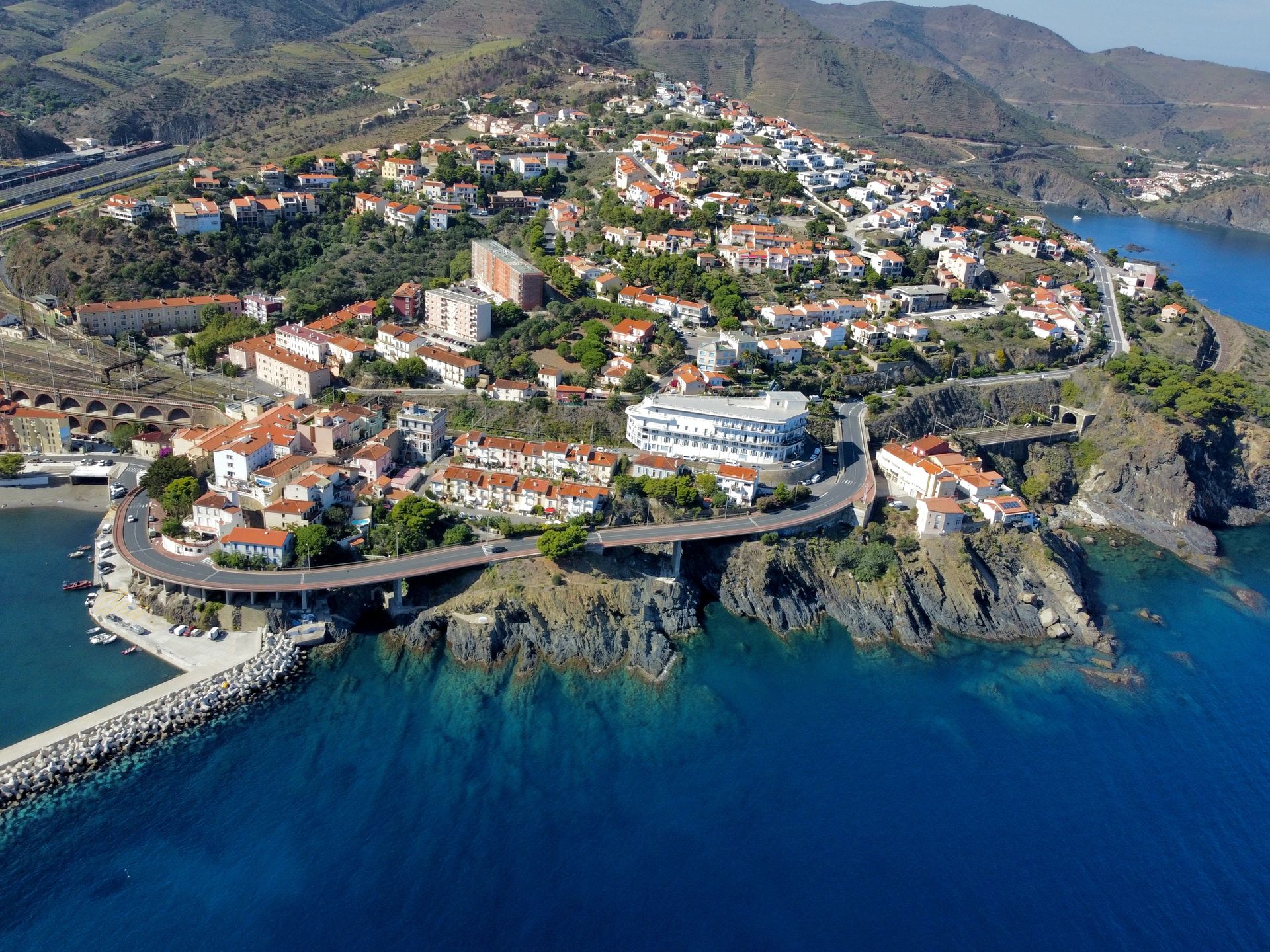 Cerbère Skydroner Prise de vues par drone de la ville de Cerbère