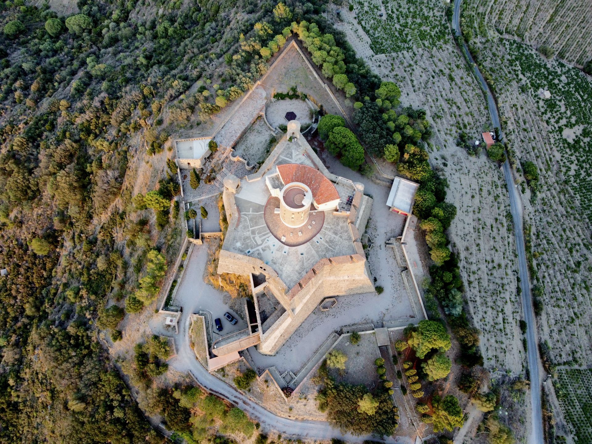 Fort st Elme Skydroner Prise de vues par drone du Fort St Elme de Collioure